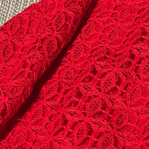 H & M red top. Medium. So nice! Worn once. Perfect condition. - Picture 4 of 6